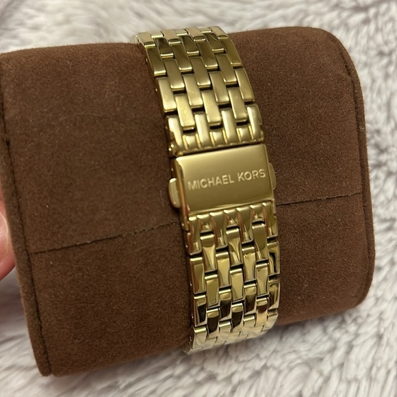 Michael Kors Watch - Picture 4 of 5
